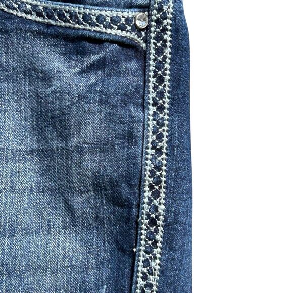 Cato Capri Blue Jean Cuffed Cropped Embellished Stretch Flap Pockets - Size 12 - Picture 4 of 13